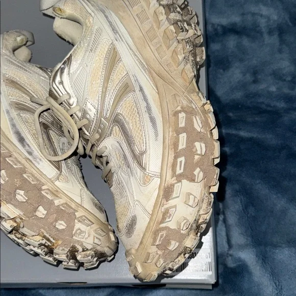 Balenciaga DESTROYED defender sz 46 - Picture 7 of 16